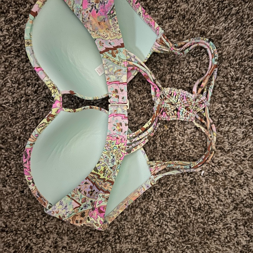 Victoria Swim - Picture 3 of 3